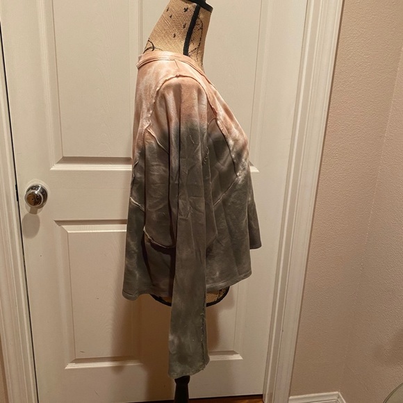 The Roumduol tye dye top - Picture 3 of 8